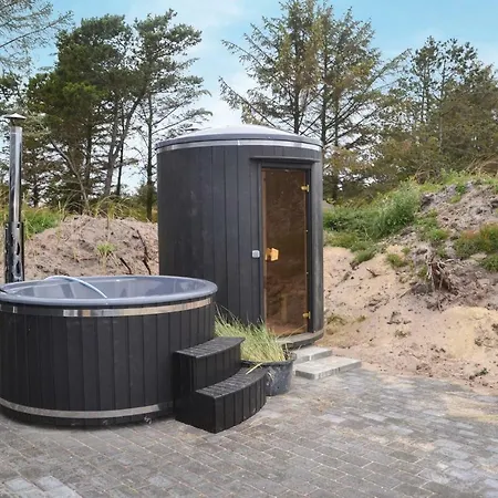Four-bedroom Holiday In Oksbøl